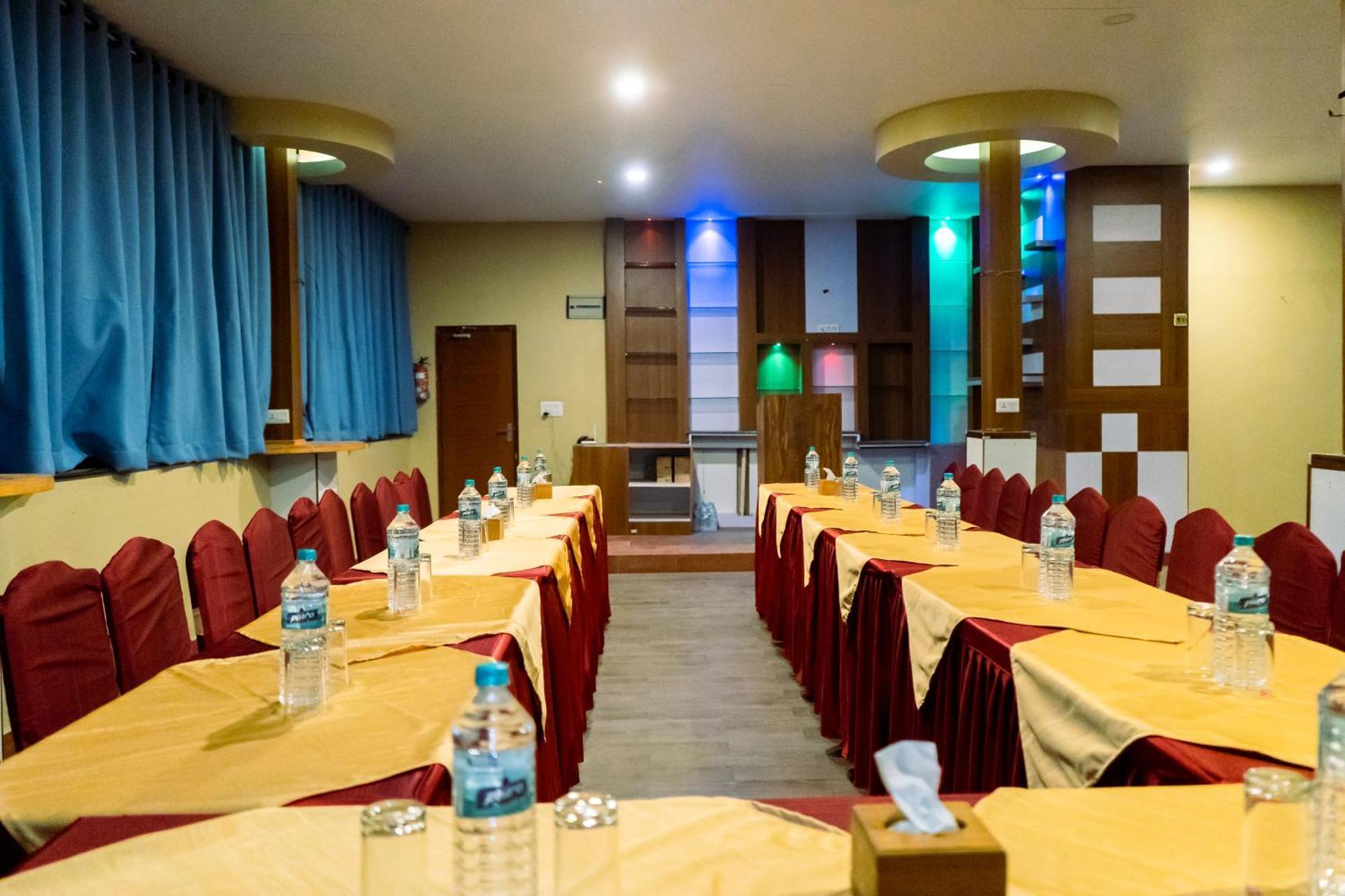 Hotel Glory Garden Pokhara Exterior foto